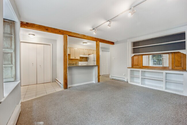 Foto del edificio - 2112 N Bissell St