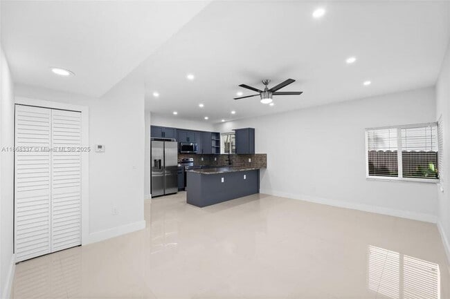 Foto del edificio - 3143 Day Ave