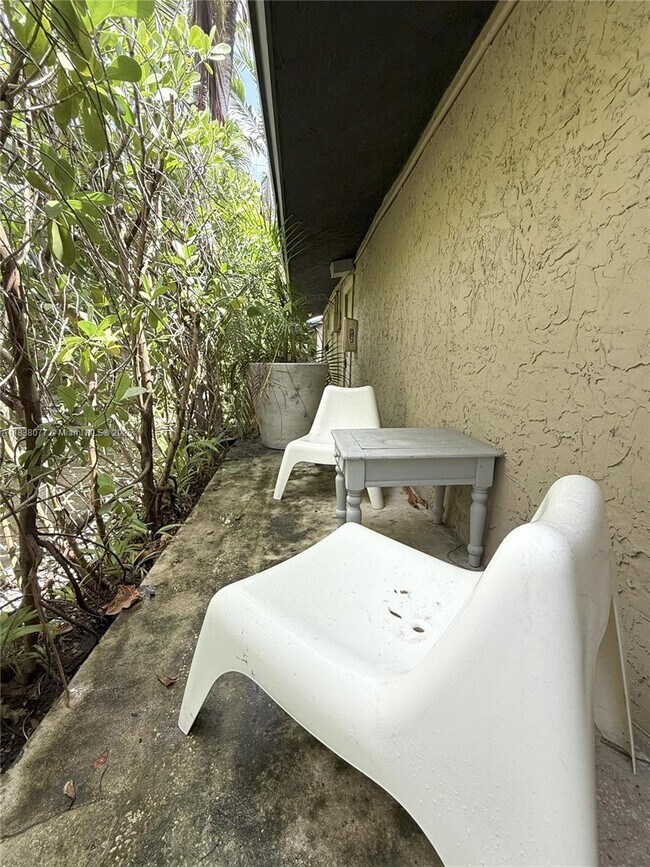 Foto del edificio - 118 NW 24th St