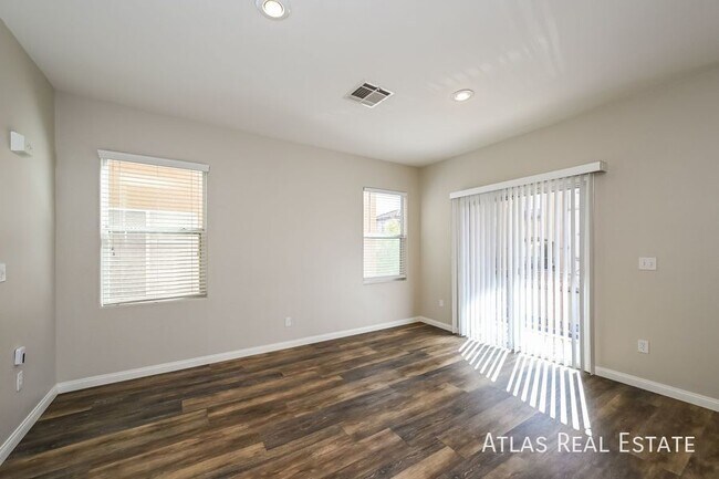 Foto del edificio - 9388 Roping Cowboy Ave