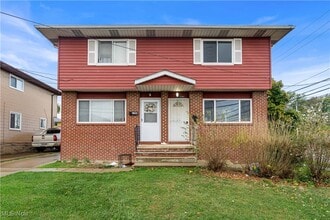 Building Photo - 1392 E 263rd St