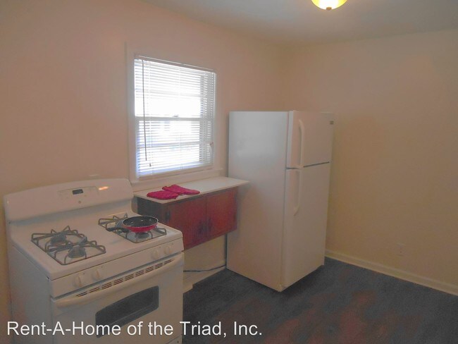 Foto del edificio - 2 br, 1 bath House - 2611 Pinecroft Road