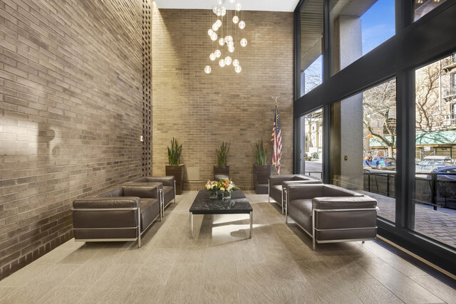 Foto del edificio - 2650 N Lakeview Ave