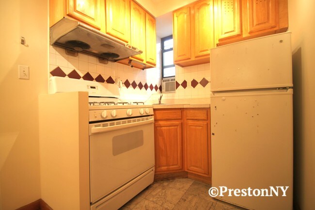 Building Photo - 106 Mulberry St