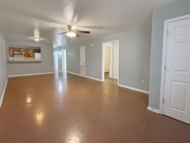 Photo - 2900 Clermont St House