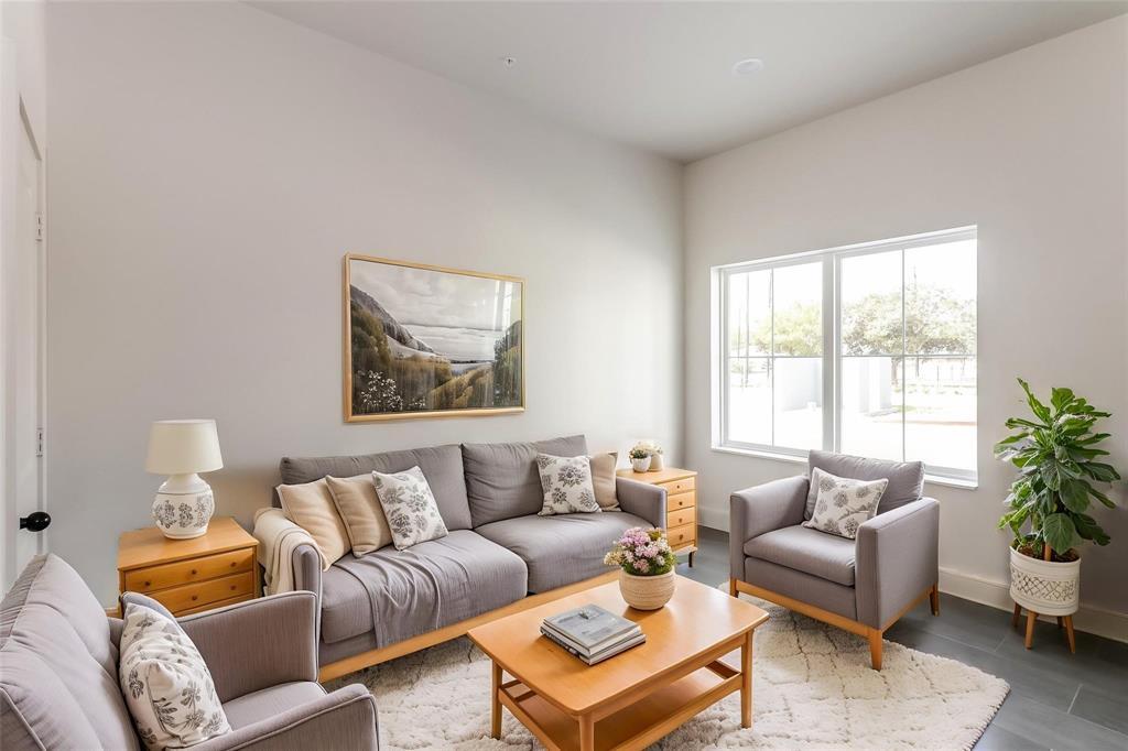 Foto principal - 3726 Bellfort Ave