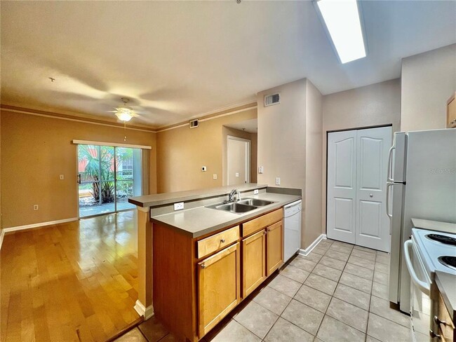Foto del edificio - 4207 S Dale Mabry Hwy