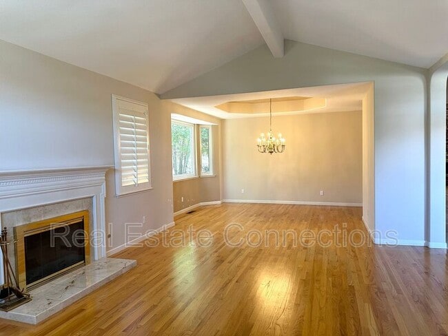 Building Photo - 3653 Meadowlands Ln