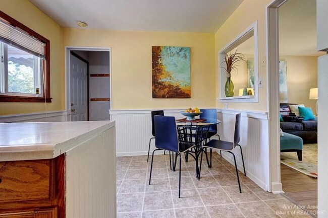 Foto del edificio - 1260 Candlewood Ln