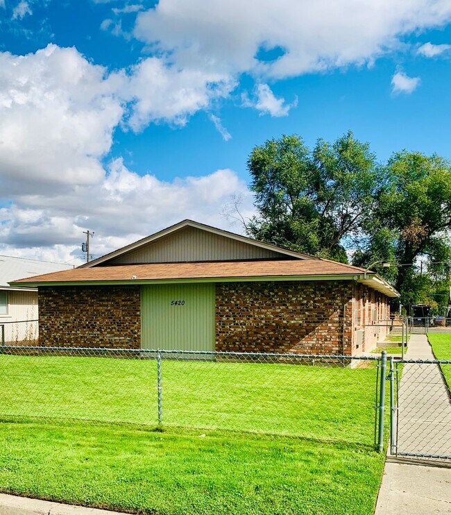 Building Photo - 5420 N Martin St