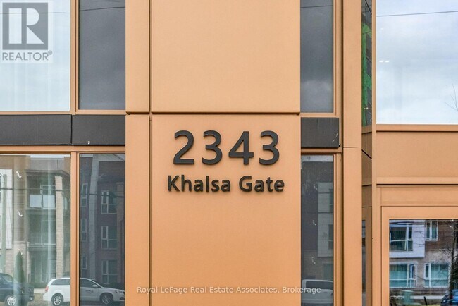 Photo du bâtiment - 2343 Khalsa Gate