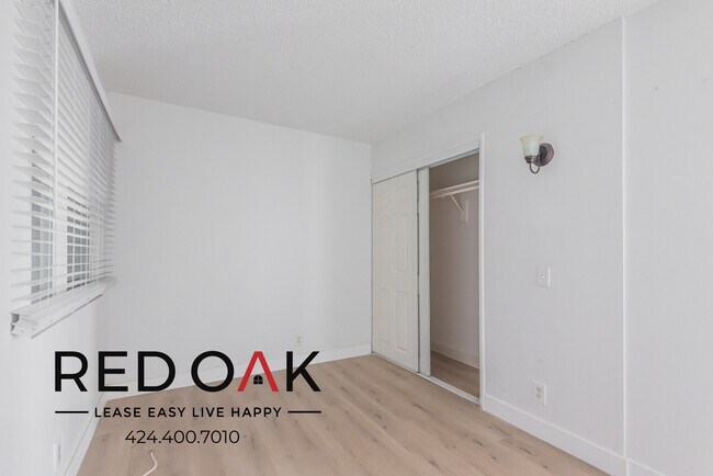Foto del edificio - ~$300 OFF Each Month~ Top Floor One Bedroo...
