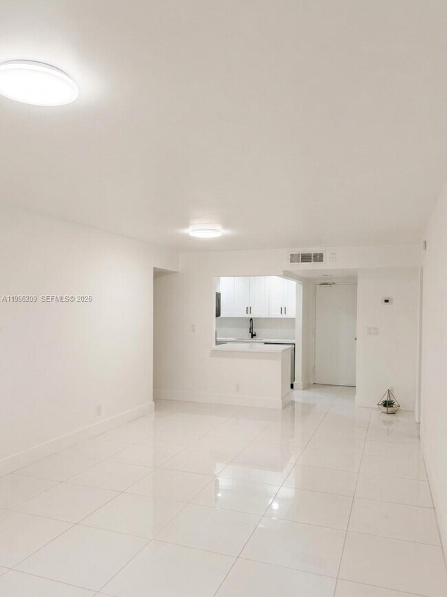 Foto del edificio - 220 Lakeview Dr