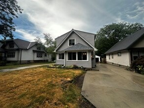 Building Photo - 2252 N 71st St