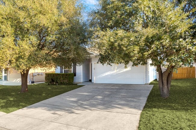 Photo - 11720 Basil Grass House