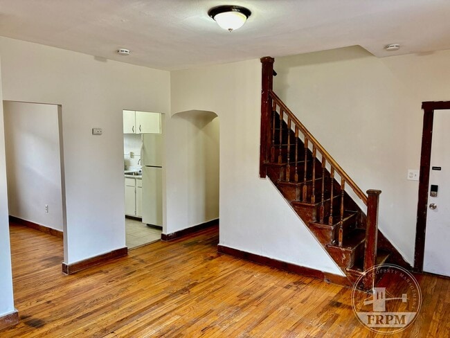 Building Photo - 118 Seabury St