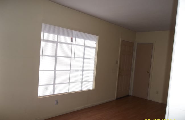 Foto del edificio - 300 Griffiths St