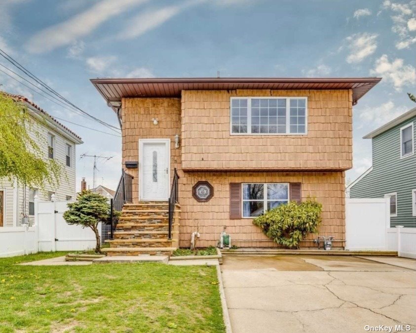 Primary Photo - 23 W Alhambra Ave