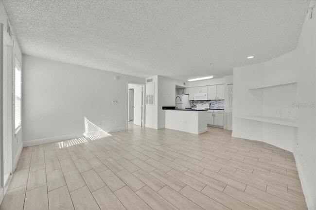 Foto del edificio - 2212 Grand Cayman Ct