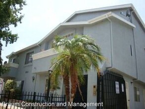 Building Photo - 5245 Riverton Ave