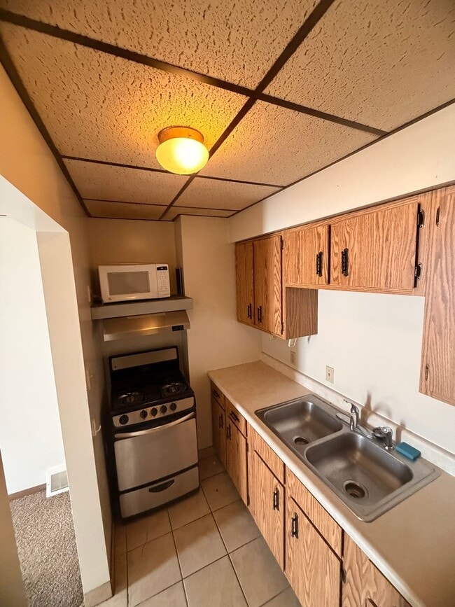 Building Photo - 203 Wood St