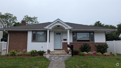 Building Photo - 476 Whittier Ave