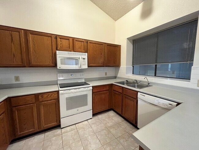 Building Photo - 4175 E Cholla Canyon Dr