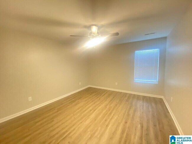 Building Photo - 397 Clear Creek Ln