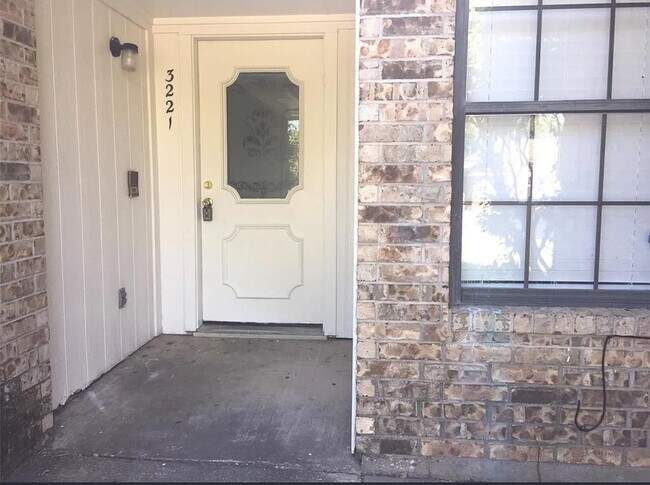 Foto del edificio - 3221Brooke St