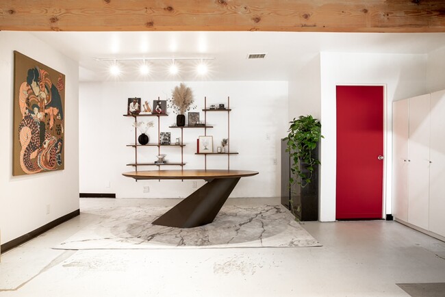 Studio #4 Dining or Office Area - Studios at Walnut