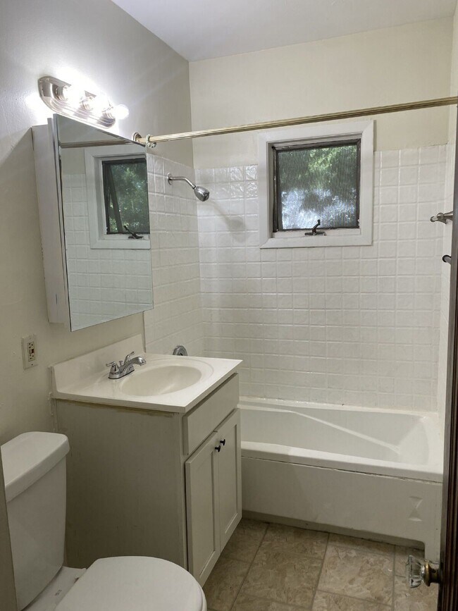Foto del edificio - 3614 Lynnfield Rd