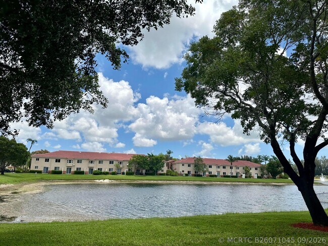 Foto del edificio - 3474 Briar Bay Blvd