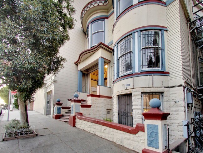 Building Photo - 1086 Fulton St