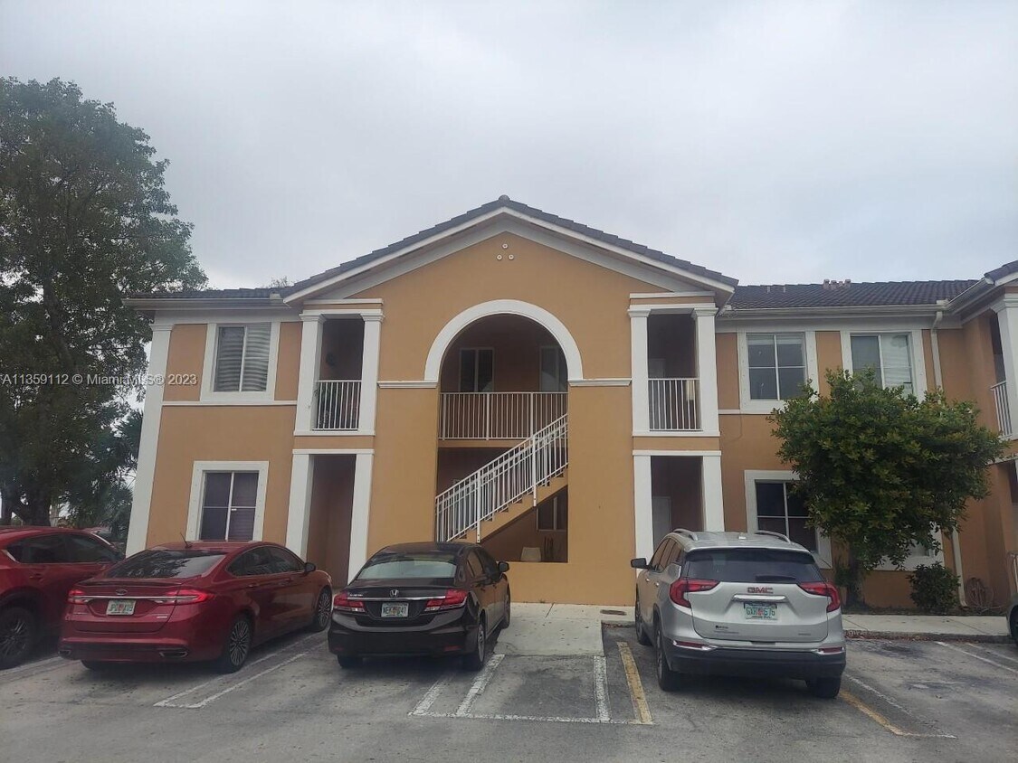 17820 NW 73rd Ave Unit 2011, Hialeah, FL 33015 Condo for Rent in Hialeah, FL