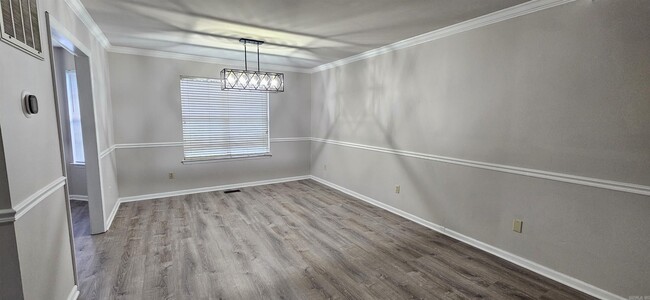 Building Photo - 107 Roundleaf Ct