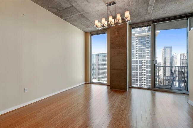 Building Photo - 360 Nueces St