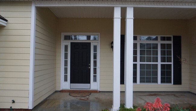 Building Photo - Precious 4 bedroom on near MAFB