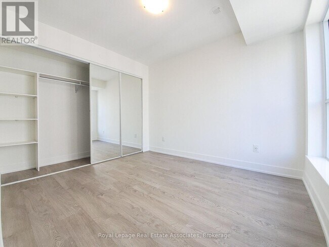 Building Photo - 5 Mabelle Ave