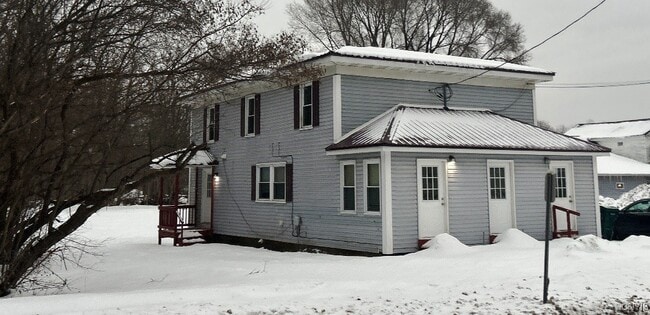 Building Photo - 335 Church St