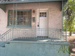 Building Photo - 2318 St Clair Ave.