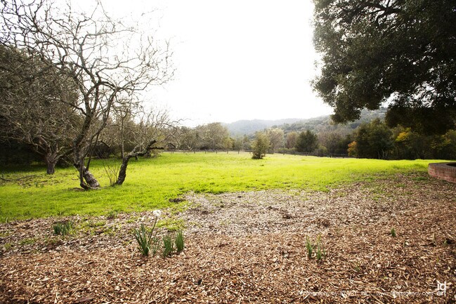 Building Photo - 3900 Sandhill Rd