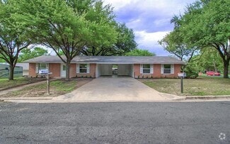 Building Photo - 3502 Catalina Dr