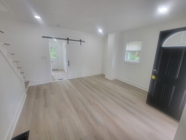 Foto del edificio - 850 W Elm St