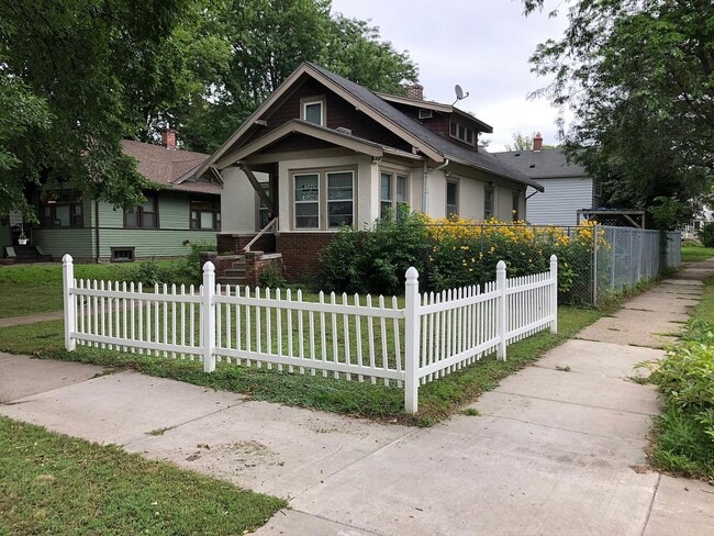 Building Photo - 2500 N Logan Ave