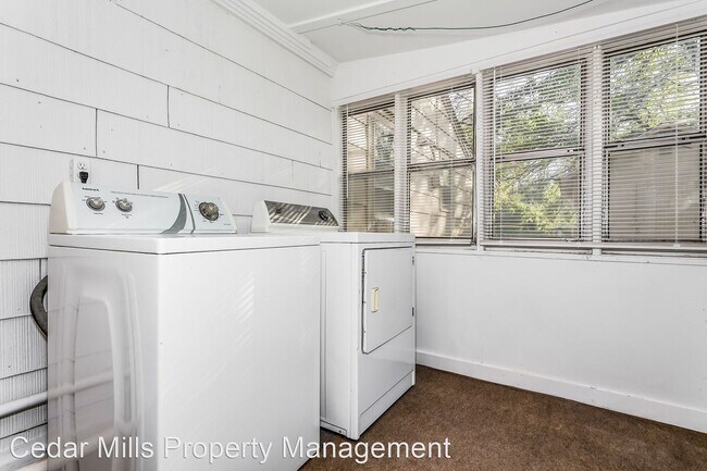 Building Photo - 1 br, 1 bath House - 304 N Elder