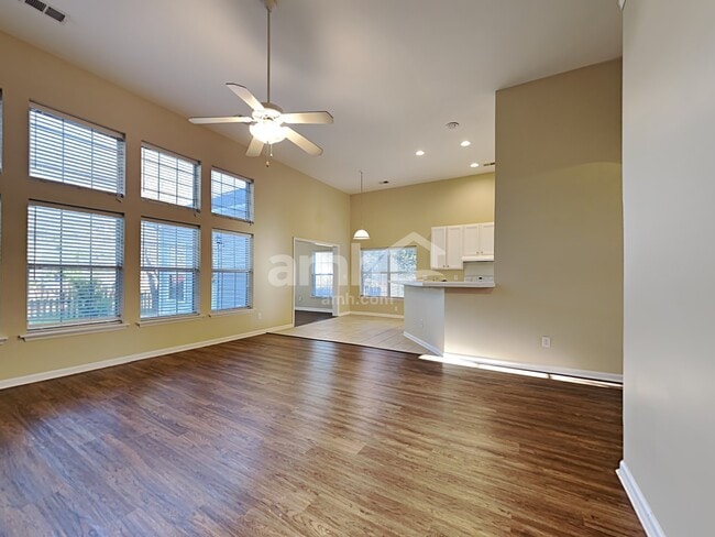 Building Photo - 2749 Palmetto Hall Blvd