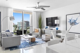 Building Photo - 401 N Birch Rd