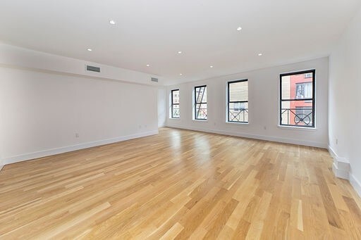 Building Photo - 100 Rivington St