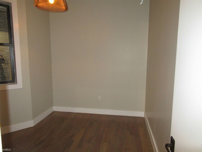 Foto del edificio - 1043 Bedford Ave