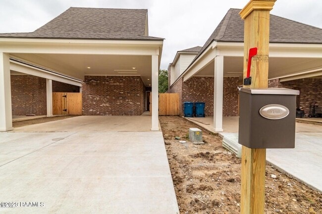 Building Photo - 108 Millie Park Dr